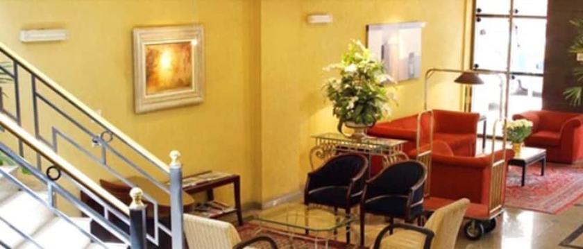 Imagen de los interiores del Hotel Trevi and Business. Foto 19
