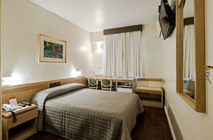 Imagen de la habitación del Hotel Trevi and Business. Foto 15
