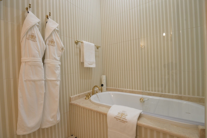 Imagen de la habitación del Hotel Trezzini Palace Boutique. Foto 10