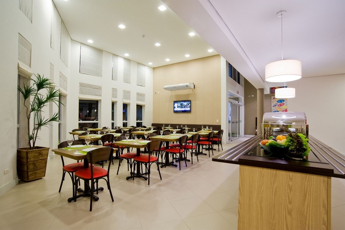 Imagen del bar/restaurante del Hotel Tri Balneário Camboriú. Foto 4