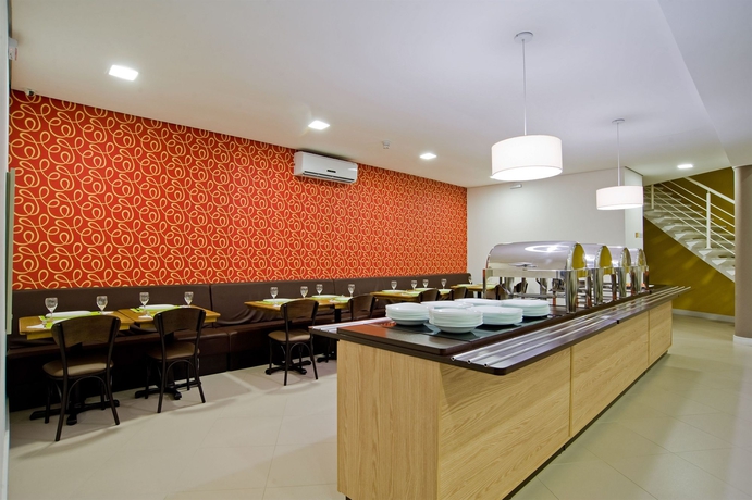 Imagen del bar/restaurante del Hotel Tri Balneário Camboriú. Foto 6