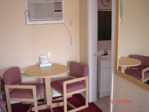 Imagen de la habitación del Hotel Tri Valley Inn and Suites, Pleasanton. Foto 6