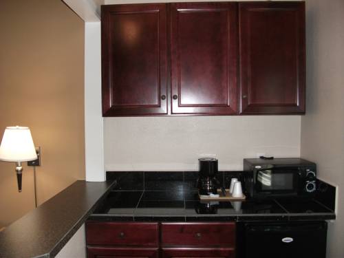 Imagen de la habitación del Hotel Tri Valley Inn and Suites, Pleasanton. Foto 14