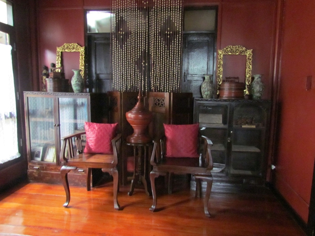 Imagen de la habitación del Hotel Tri Yaan Na Ros Colonial House. Foto 2