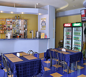 Imagen del bar/restaurante del Hotel Tri Zvezdy. Foto 2