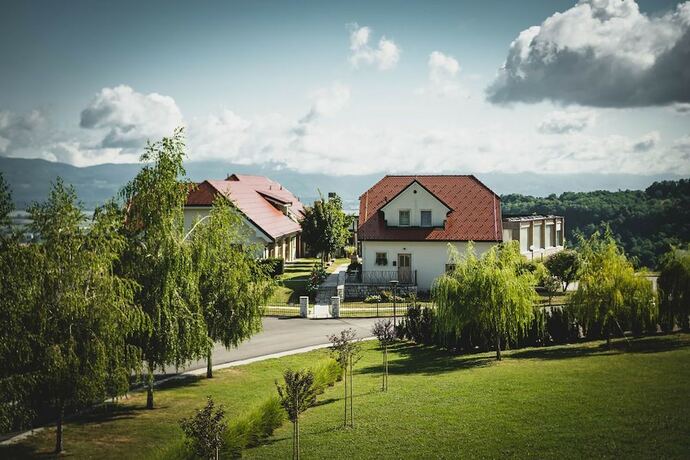 Imagen general del Hotel Tri lučke hotel and restaurant. Foto 1
