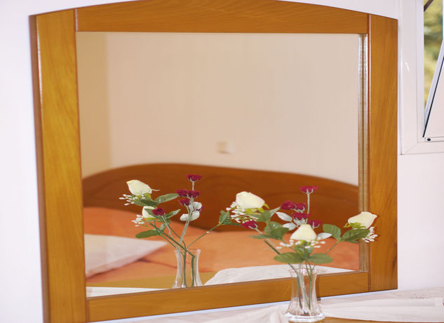 Imagen de la habitación del Hotel Tria Adelphia. Foto 5