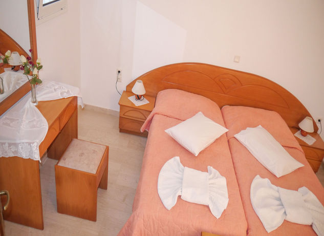 Imagen de la habitación del Hotel Tria Adelphia. Foto 9