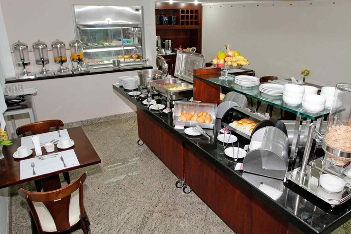 Imagen del bar/restaurante del Hotel Tri&acirc;ngulo Apart. Foto 7