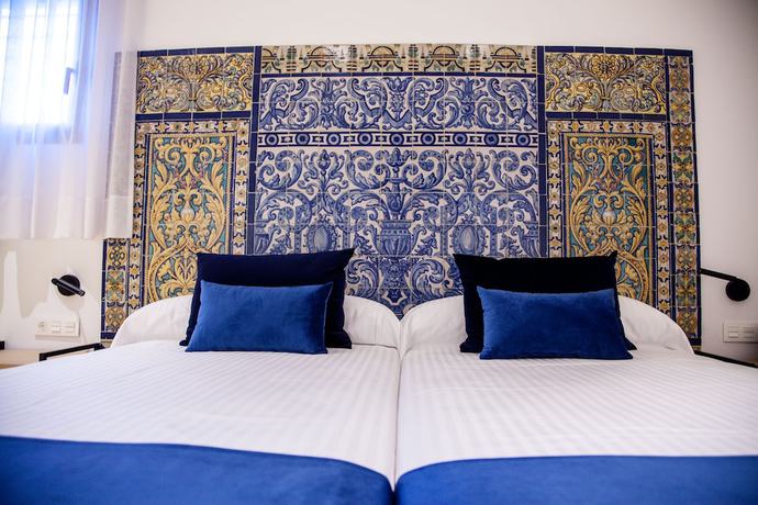 Imagen de la habitación del Hotel Triana Montalv&aacute;n. Foto 6