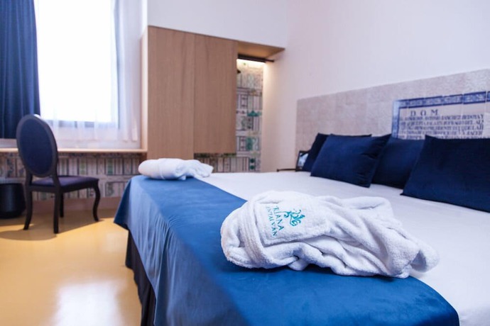 Imagen de la habitación del Hotel Triana Montalv&aacute;n. Foto 8