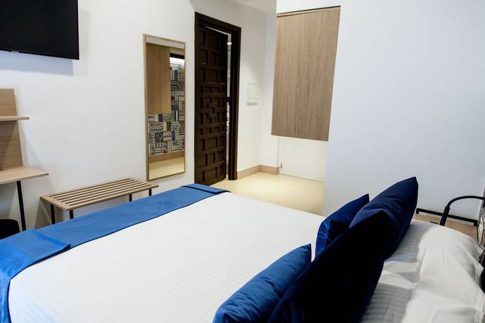 Imagen de la habitación del Hotel Triana Montalv&aacute;n. Foto 9