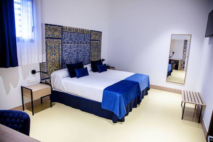 Imagen de la habitación del Hotel Triana Montalv&aacute;n. Foto 10
