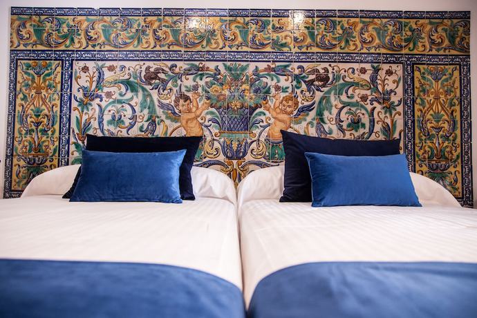 Imagen de la habitación del Hotel Triana Montalv&aacute;n. Foto 13