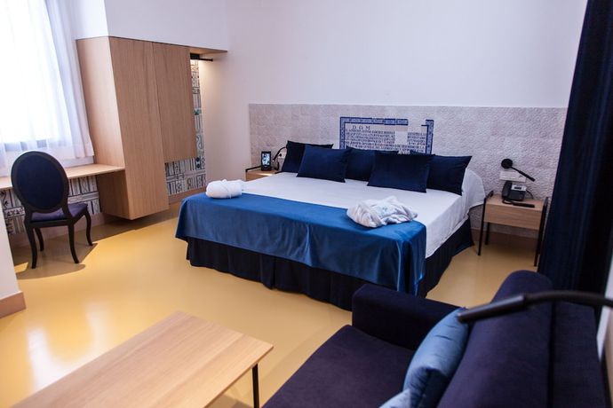 Imagen de la habitación del Hotel Triana Montalv&aacute;n. Foto 19