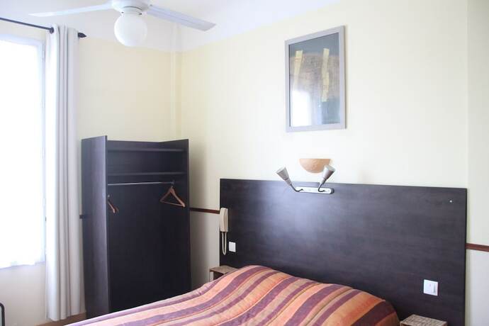 Imagen de la habitación del Hotel Trianon, Antibes. Foto 15