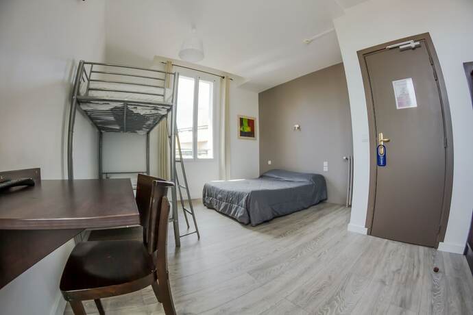Imagen de la habitación del Hotel Trianon, Antibes. Foto 18