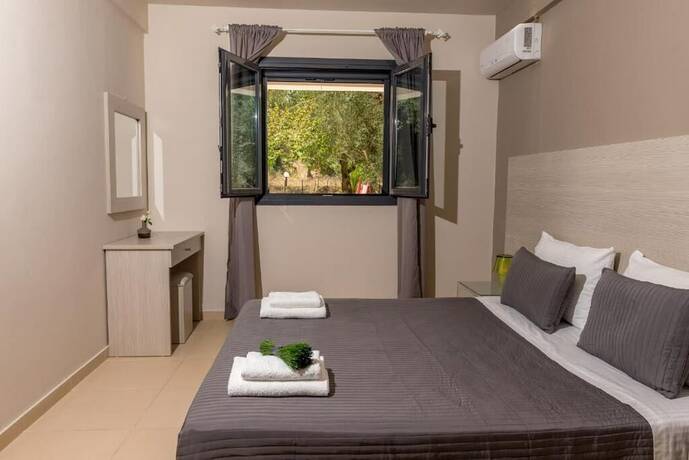 Imagen de la habitación del Hotel Trianon Studios. Foto 20