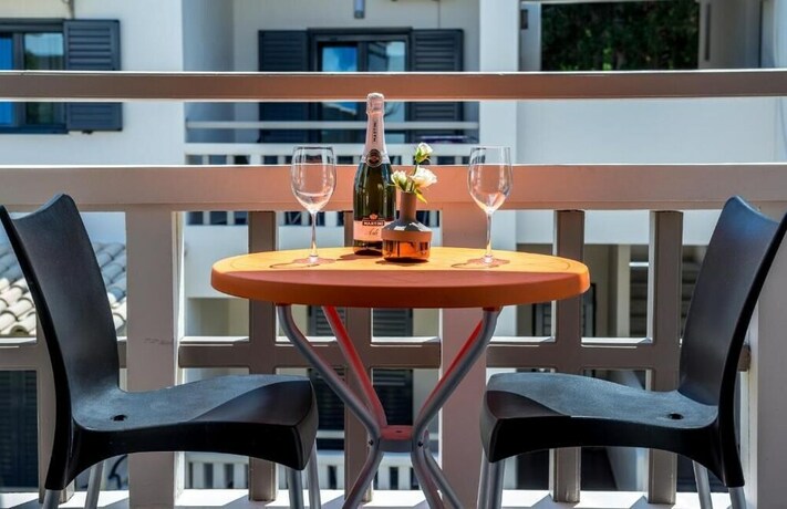 Imagen general del Hotel Trianon Studios. Foto 15