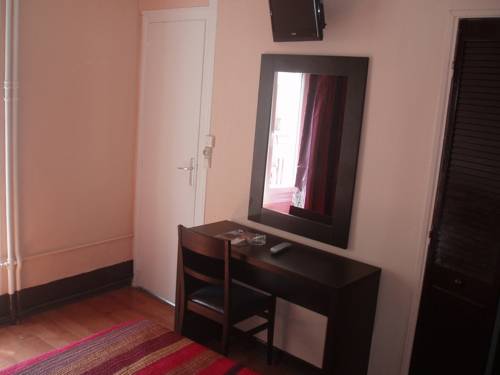 Imagen de la habitación del Hotel Trianon Vincennes. Foto 6
