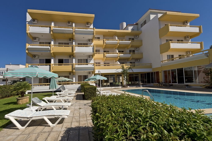 Imagen de los exteriores del Hotel Trianta Apartments. Foto 13