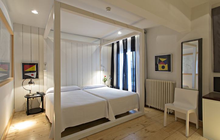 Imagen de la habitación del Hotel Trias. Foto 4