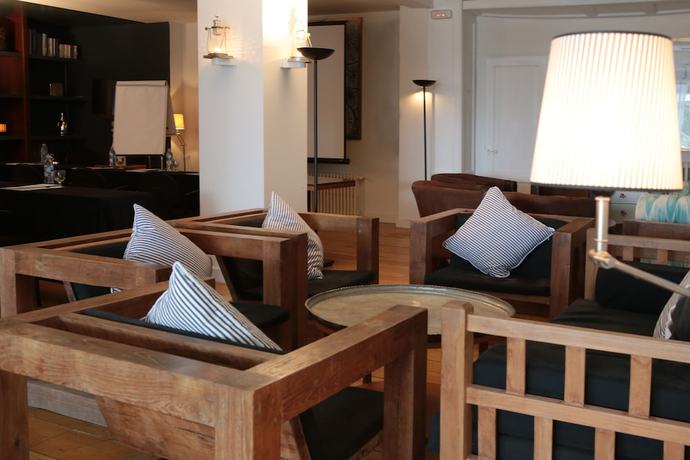 Imagen de los interiores del Hotel Trias. Foto 14