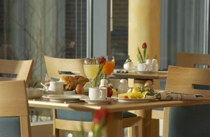 Imagen del bar/restaurante del Hotel Tribe Dusseldorf. Foto 7