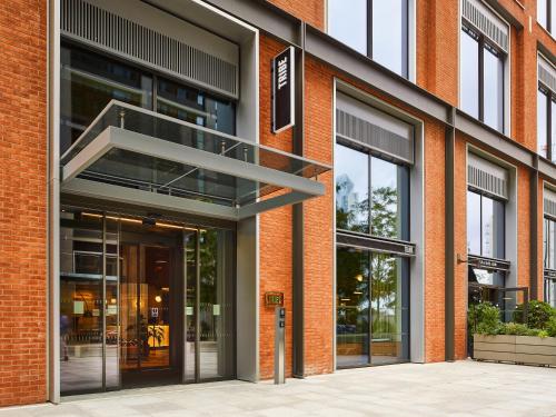 Imagen de los exteriores del Hotel Tribe London Canary Wharf. Foto 10