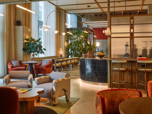 Imagen de los interiores del Hotel Tribe London Canary Wharf. Foto 16