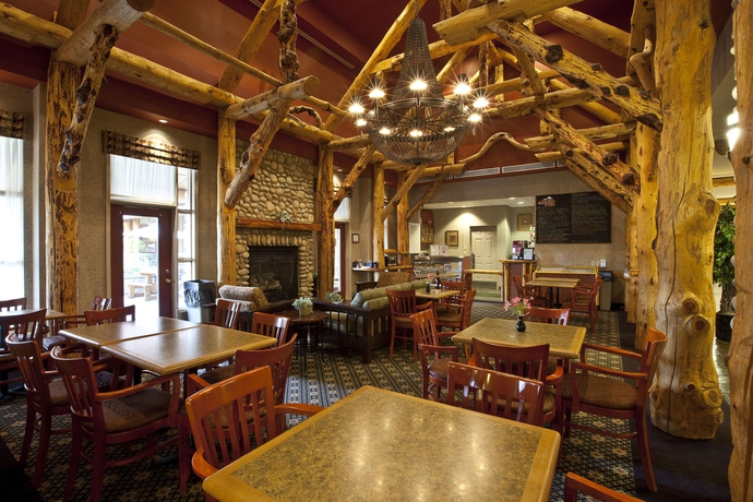 Imagen del bar/restaurante del Hotel Trickle Creek Lodge. Foto 3
