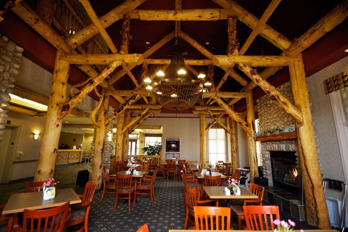 Imagen de los interiores del Hotel Trickle Creek Lodge. Foto 10