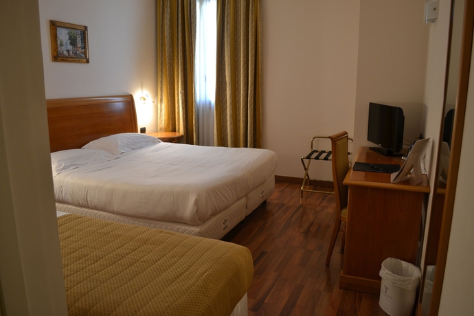 Imagen de la habitación del Hotel Tricolore. Foto 12