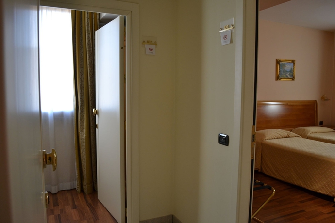 Imagen de la habitación del Hotel Tricolore. Foto 13