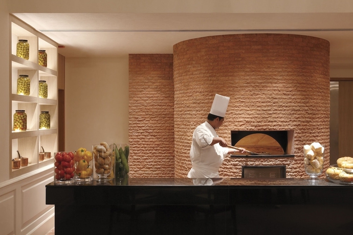 Imagen del bar/restaurante del Hotel Trident Hyderabad. Foto 5