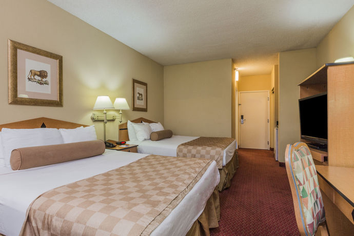 Imagen de la habitación del Hotel Trident Inn and Suites. Foto 5