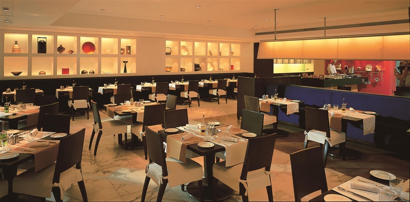 Imagen del bar/restaurante del Hotel Trident, Nariman Point Mumbai. Foto 2