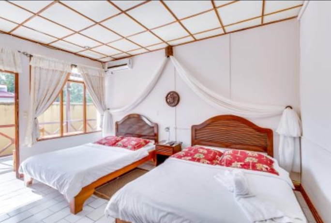 Imagen de la habitación del Hotel Trident Poseidon. Foto 16