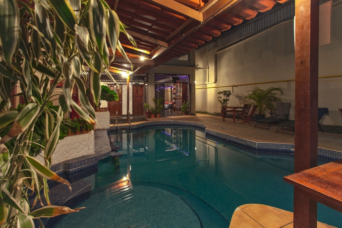 Imagen de la piscina del Hotel Trident Poseidon. Foto 18