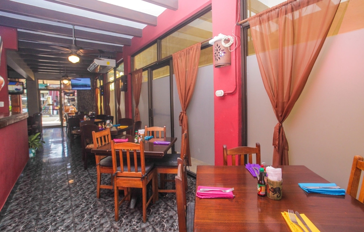 Imagen del bar/restaurante del Hotel Trident Poseidon. Foto 3