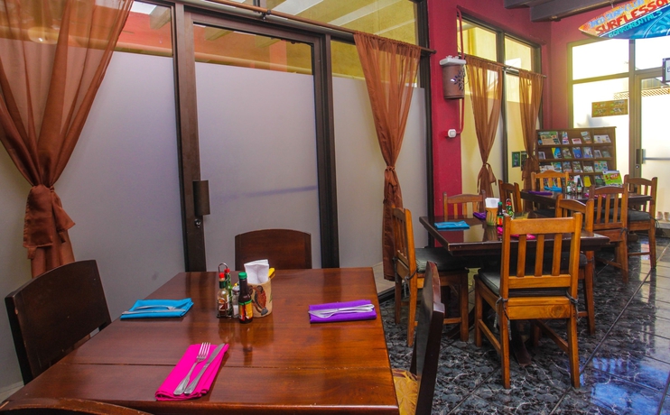 Imagen del bar/restaurante del Hotel Trident Poseidon. Foto 5