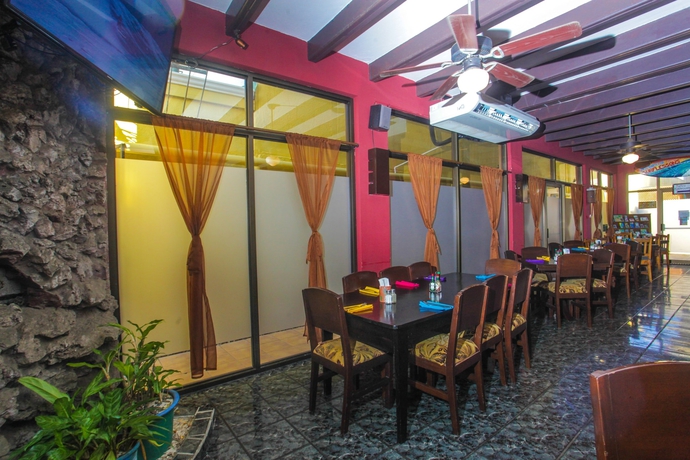 Imagen del bar/restaurante del Hotel Trident Poseidon. Foto 6