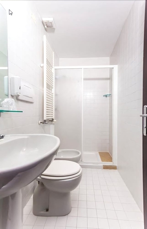 Imagen de la habitación del Hotel Trieste, Mestre. Foto 12