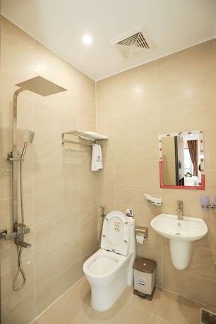 Imagen de la habitación del Hotel Trieu Dang. Foto 9