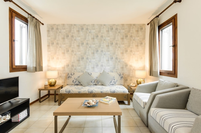 Imagen de la habitación del Hotel Trikorfo Beach. Foto 6