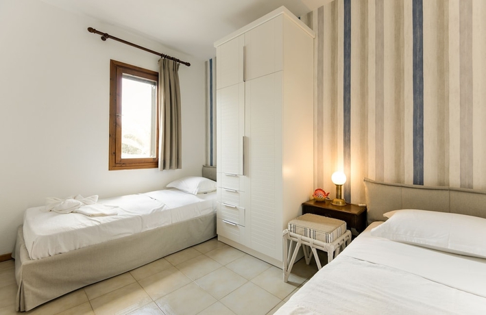 Imagen de la habitación del Hotel Trikorfo Beach. Foto 15