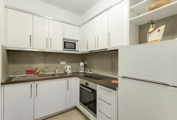 Imagen de la habitación del Hotel Trikorfo Beach. Foto 18