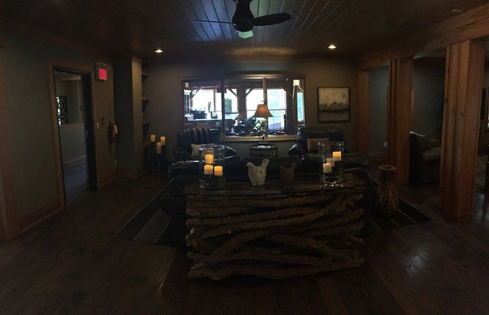 Imagen de los interiores del Hotel Trillium Resort and Spa. Foto 13