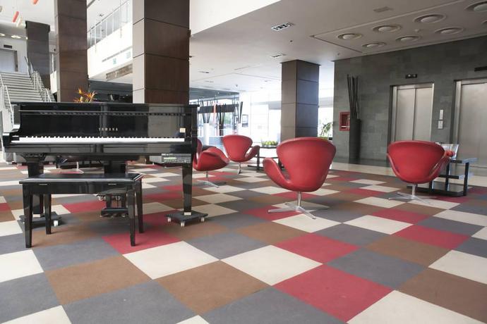 Imagen general del Hotel Trinitarias Suites. Foto 4