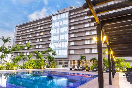 Imagen general del Hotel Trinitarias Suites. Foto 6